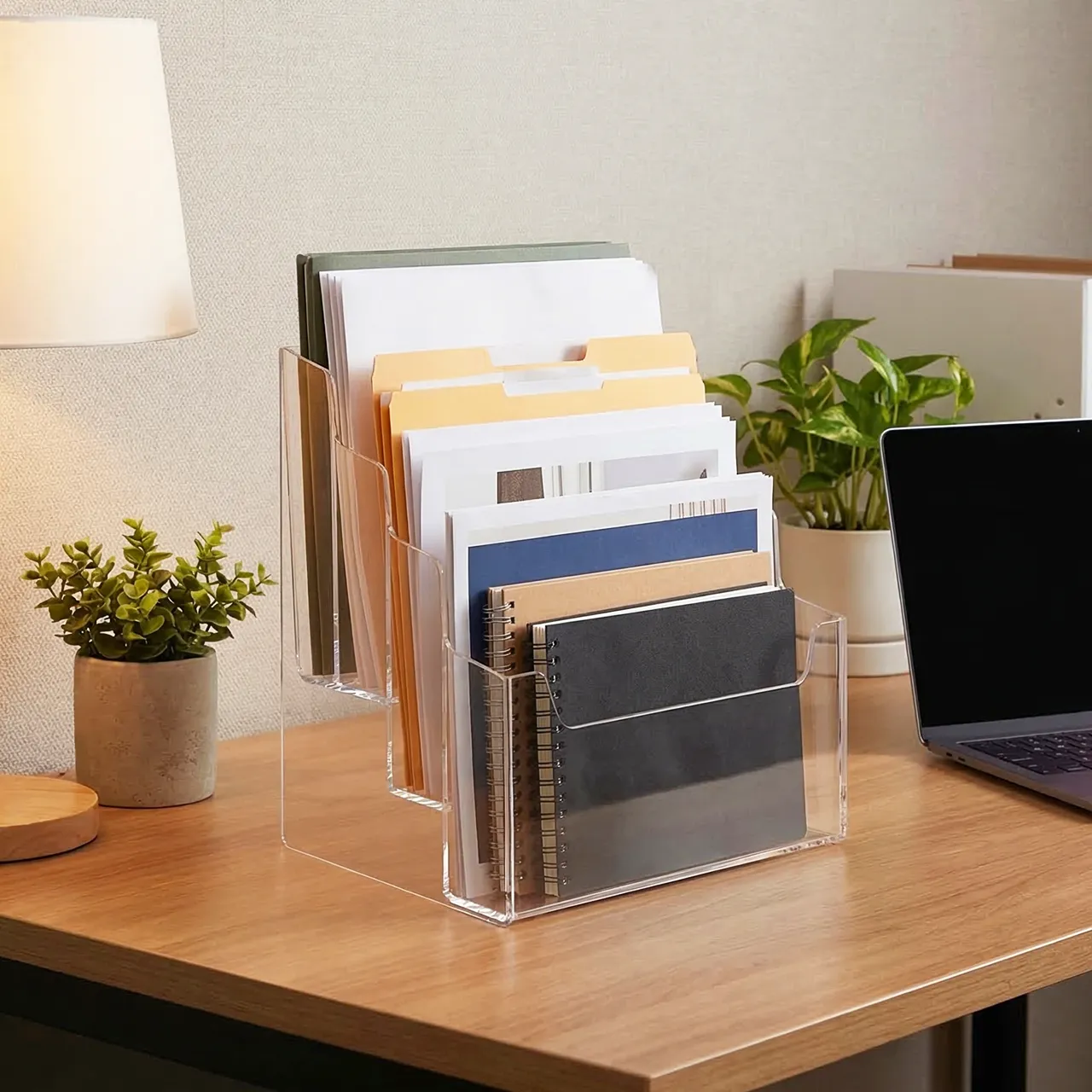 Rak akrilik custom untuk kebutuhan display di Medan